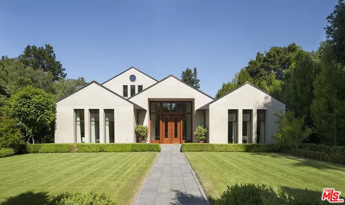 Backyard, Exterior, Facade, Modern