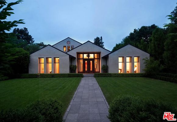 Backyard, Exterior, Facade, Modern