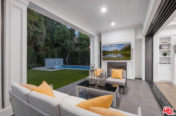 Exterior, Fireplace, Recessed Lighting