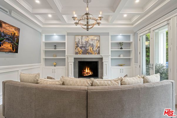 Chandelier, Fireplace, Interior, Living room, Recessed Lighting