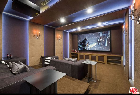 Interior, Projection Screen, Recessed Lighting, Theatre Room