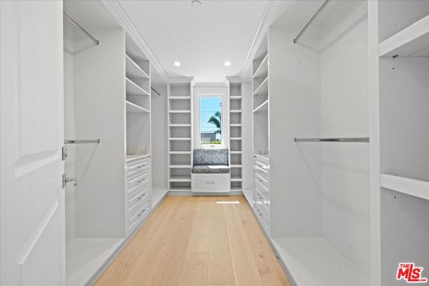 Interior, Recessed Lighting, Walk-in Closets, Wood Texture Flooring