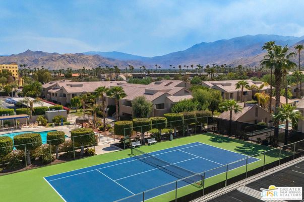Exterior, Tennis Courts