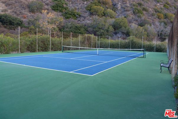 Exterior, Tennis Courts