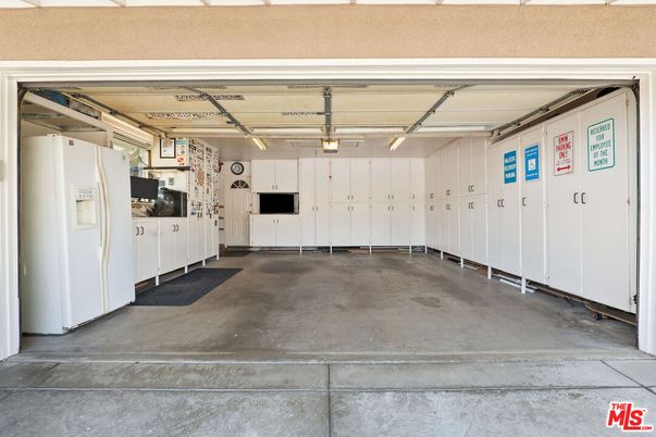 Garage, Interior