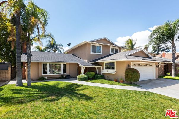 Attached, Backyard, Exterior, Facade, American Craftsman