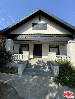 Exterior, Facade, American Craftsman