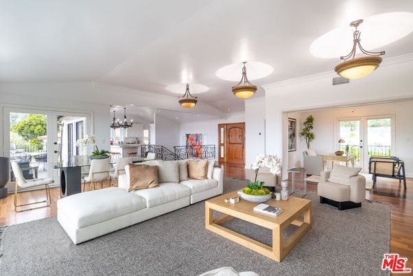 Chandelier, Dining room, Interior, Living room, Pendant Lights, Recessed Lighting, Wood Texture Flooring