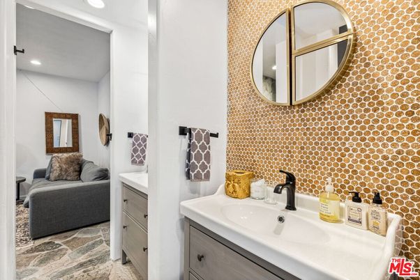 Bathroom, Interior, Recessed Lighting