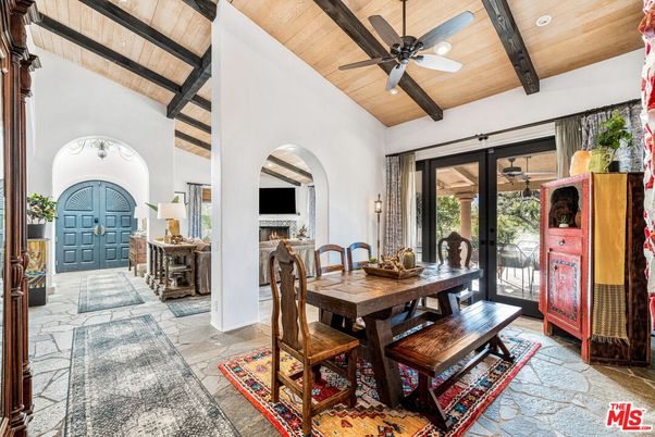 Dining room, Interior, Recessed Lighting, Wooden Beams, Wooden Ceilings