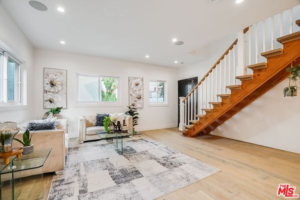 Interior, Living room, Recessed Lighting, Wood Texture Flooring