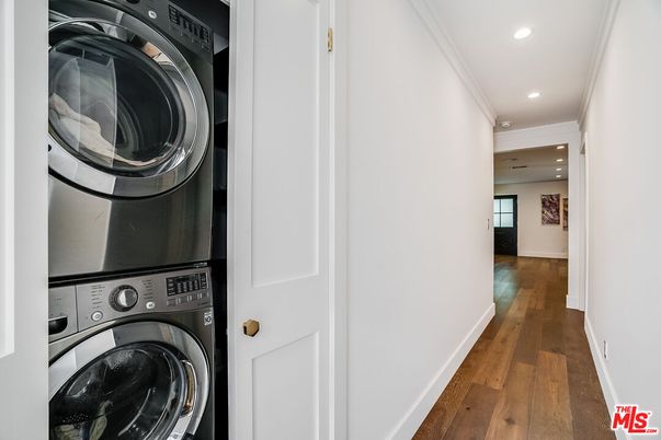 Interior, Recessed Lighting, Utility Closets, Washer, Wood Texture Flooring