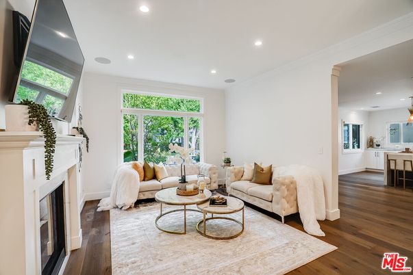 Fireplace, Interior, Living room, Pendant Lights, Recessed Lighting, Wood Texture Flooring