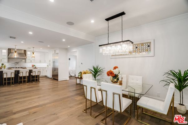 Dining room, Interior, Kitchen, Pendant Lights, Recessed Lighting, Wood Texture Flooring