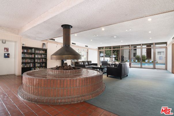 Fireplace, Interior, Living room, Recessed Lighting