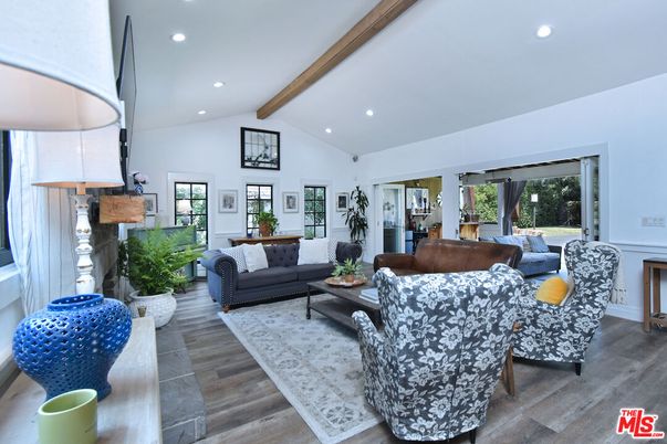 Interior, Living room, Recessed Lighting, Wooden Beams, Wood Texture Flooring