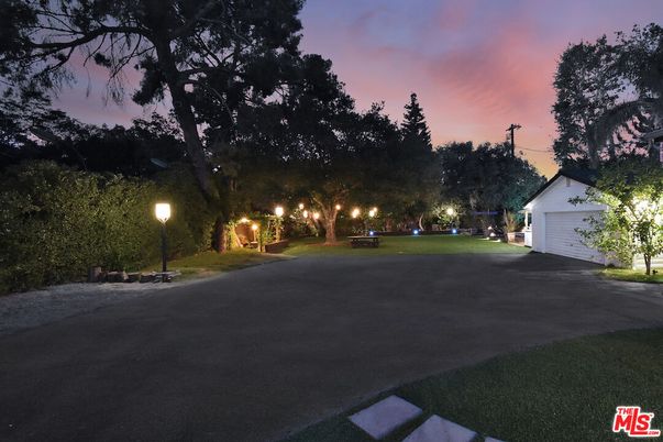 Backyard, Detached Garage, Exterior