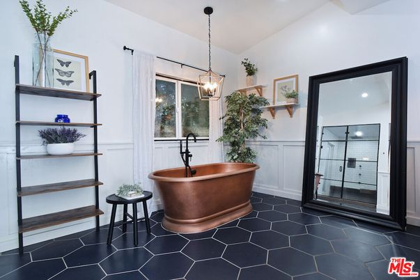 Bathroom, Free Standing Baths, Glass Shower, Interior, Pendant Lights, Recessed Lighting