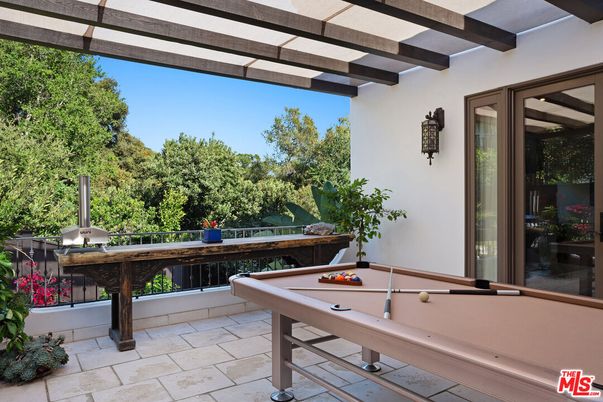 Billiard Table, Game Room, Interior, Wooden Beams