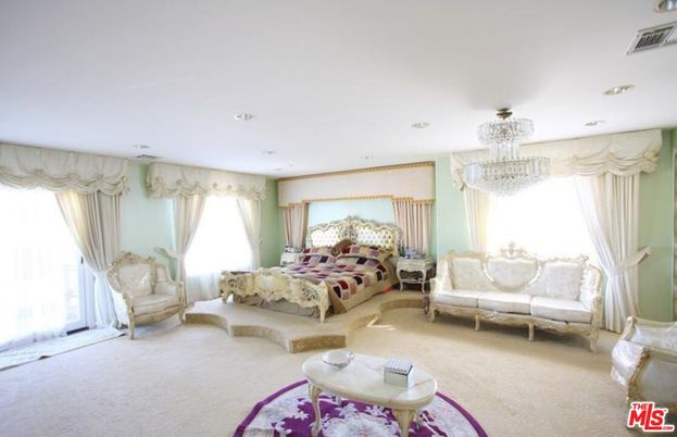 Bedroom, Chandelier, Interior, Recessed Lighting