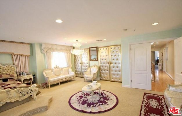 Chandelier, Interior, Recessed Lighting, Wood Texture Flooring