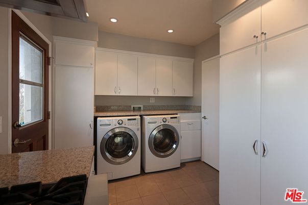 Interior, Recessed Lighting, Washer