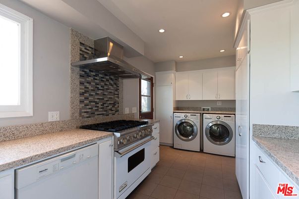 Interior, Kitchen, Recessed Lighting, Washer