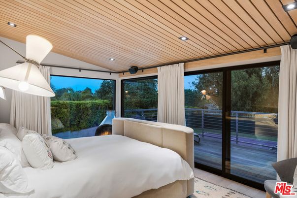 Bedroom, Interior, Pendant Lights, Recessed Lighting, Wooden Ceilings