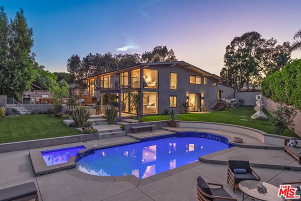 Backyard, Exterior, Pool