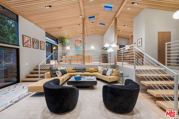 Interior, Living room, Pendant Lights, Recessed Lighting, Wooden Ceilings