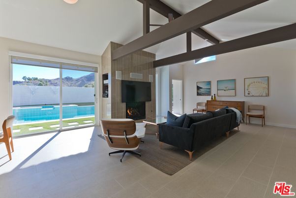 Fireplace, Interior, Living room