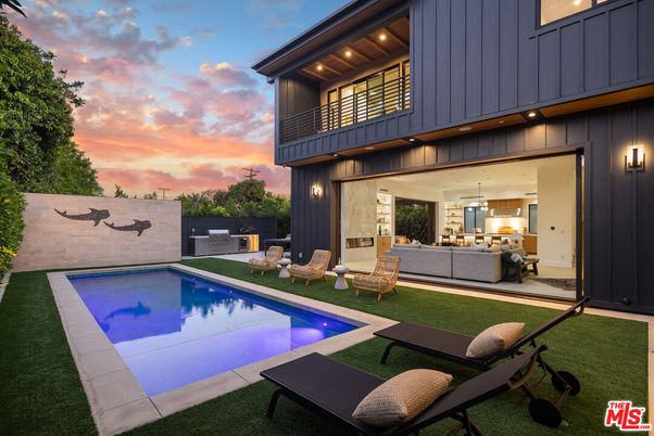Backyard, Exterior, Pool