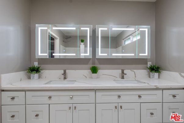 Bathroom, Dual Sink Vanities, Interior