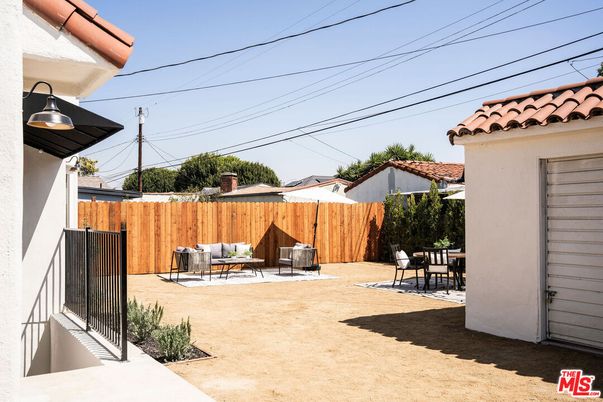 Backyard, Exterior