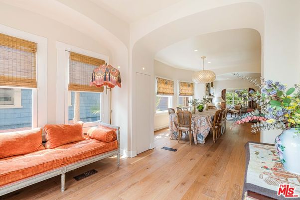Dining room, Interior, Living room, Pendant Lights, Recessed Lighting, Wood Texture Flooring
