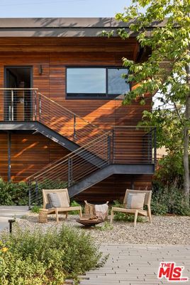 Exterior, Facade, Log Home
