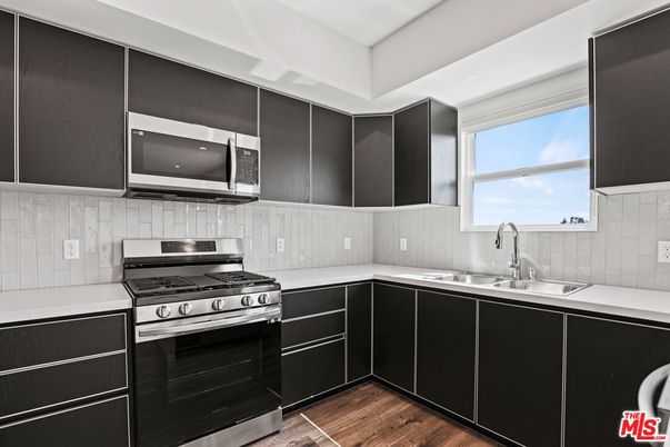 Interior, Kitchen, Stainless Steel Appliances, Wood Texture Flooring