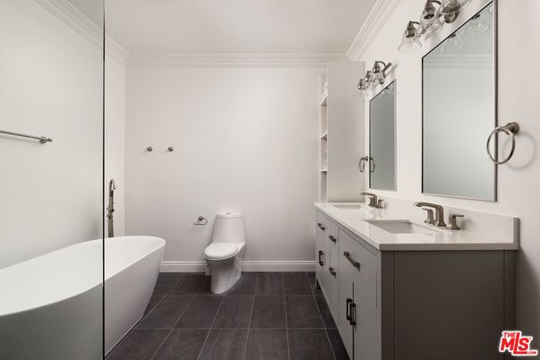 Bathroom, Dual Sink Vanities, Free Standing Baths, Interior