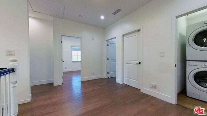 Interior, Recessed Lighting, Utility Closets, Washer, Wood Texture Flooring
