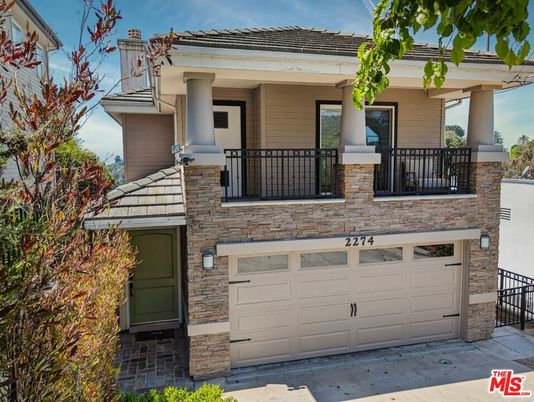 Attached, Exterior, Facade, Brick Facade, Rowhouse