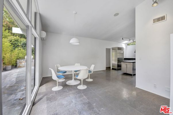 Dining room, Interior, Kitchen, Pendant Lights, Stainless Steel Appliances