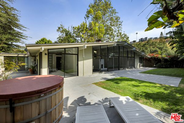 Backyard, Exterior, Hot Tub