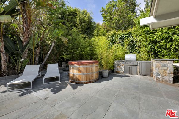 Exterior, Hot Tub