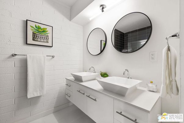 Bathroom, Dual Sink Vanities, Interior
