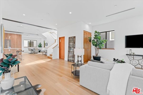 Dining room, Interior, Living room, Recessed Lighting, Wood Texture Flooring