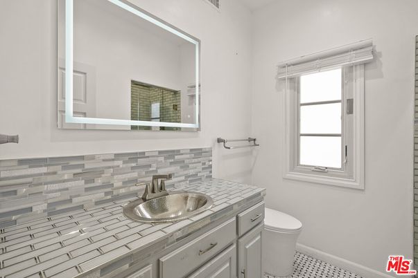 Bathroom, Interior, Tile Countertops