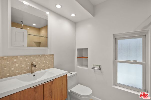 Bathroom, Interior, Recessed Lighting