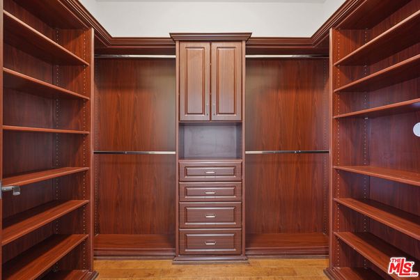 Interior, Walk-in Closets, Wood Texture Flooring