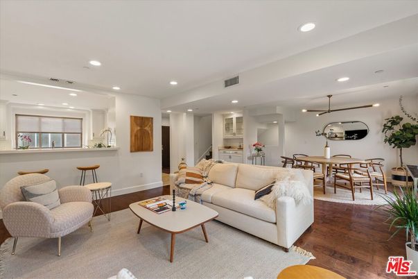 Dining room, Interior, Living room, Pendant Lights, Recessed Lighting, Wood Texture Flooring