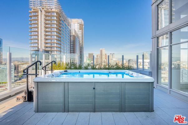Exterior, Hot Tub